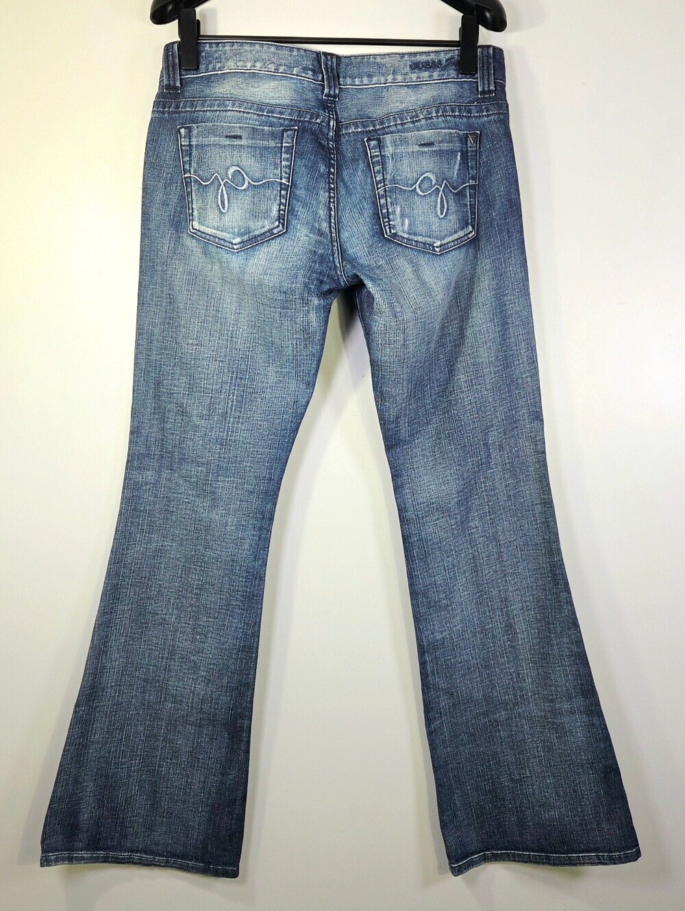 NWT GUESS DAREDEVIL FLARE JEANS. - Picture 3 of 8